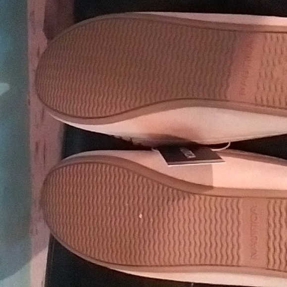 Nautica faux fur lined slippers - Picture 6 of 7